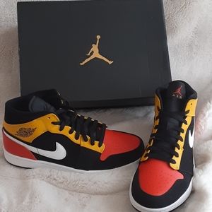 Jordan Retro 1 Amarillo Mens 10.5